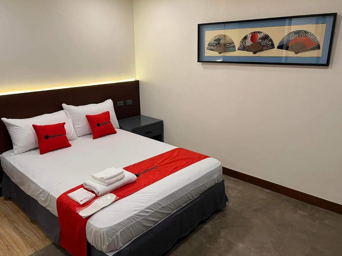 Reddoorz Plus @ Toshiko Boutique Hotel Koronadal City Bagian luar foto