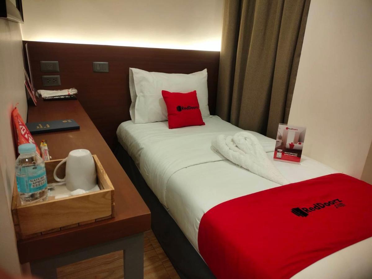 Reddoorz Plus @ Toshiko Boutique Hotel Koronadal City Bagian luar foto
