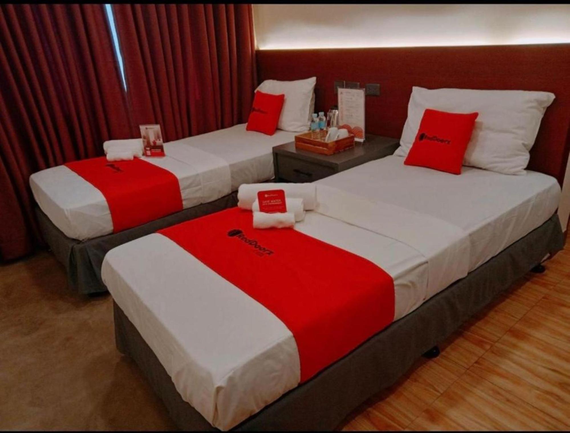 Reddoorz Plus @ Toshiko Boutique Hotel Koronadal City Bagian luar foto